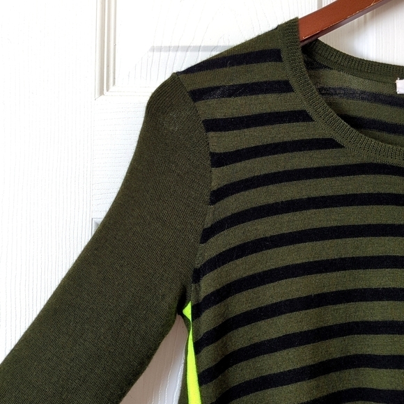 Duffy Lightweight Wool & Cashmere Striped Knit Flared Slit Hem Sweater Green XS - Picture 3 of 11